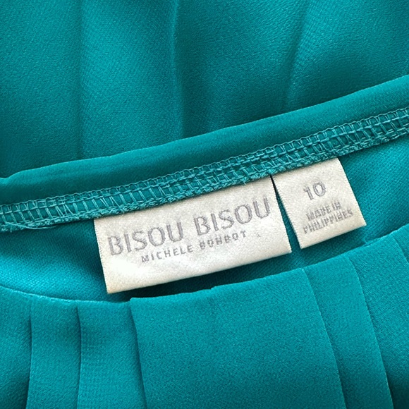 Long Pleated Dress - Picture 6 of 6